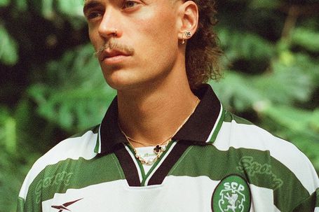 Ricardo Mangas cumpre sonho de menino ao jogar de leão ao peito