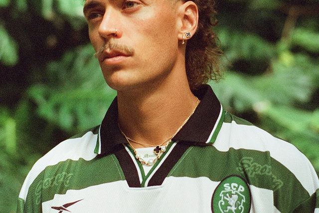 Ricardo Mangas cumpre sonho de menino ao jogar de leão ao peito