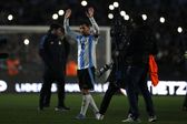 Messi agradece o apoio vindo das bancadas do Monumental - Foto: IMAGO