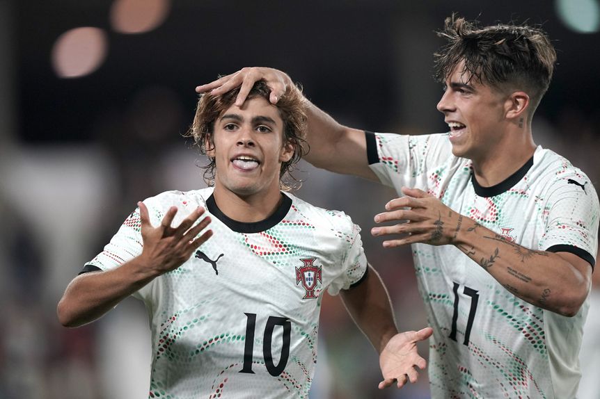 Genialidade do camisola 10 da equipa das Quinas andou à solta em Barcelos (Foto: Hugo Delgado/LUSA)