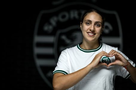 Oficial: Sporting reforça-se com duas postes