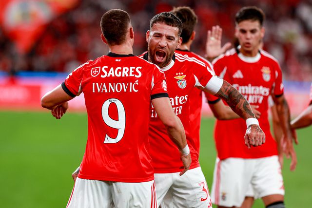 Vote no MELHOR EM CAMPO do Benfica-Santa Clara