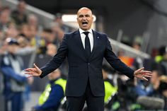 «Roberto Martínez tem andado às voltas com o lugar de lateral-direito»