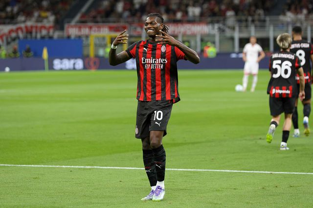 Rafael Leão em ação pelo Milan