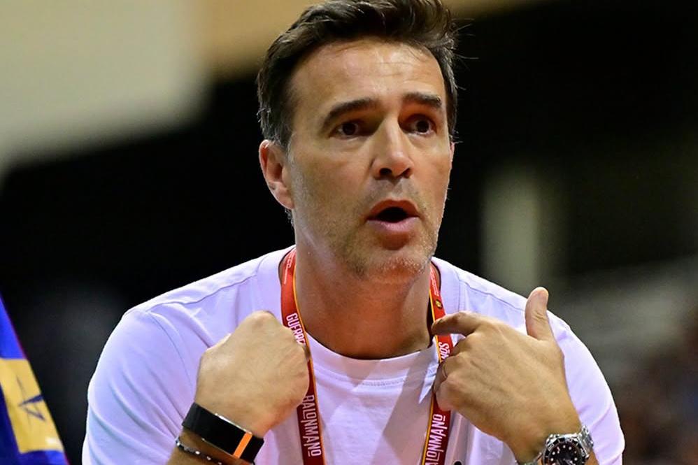 Ricardo Costa contestou a arbitragem e depois de um cartão amarelo no início viu o vermelho    Fotografia RFEBM