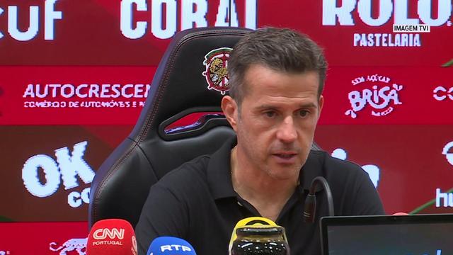 Marco Silva: «Não há lugares garantidos»
