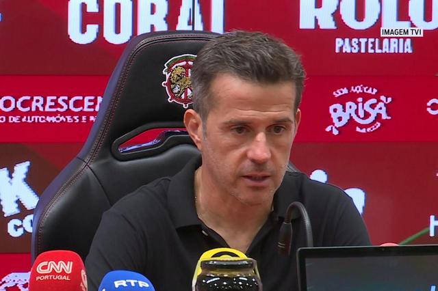 Marco Silva: «Não há lugares garantidos»