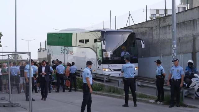 A chegada do autocarro do Nacional a Alvalade