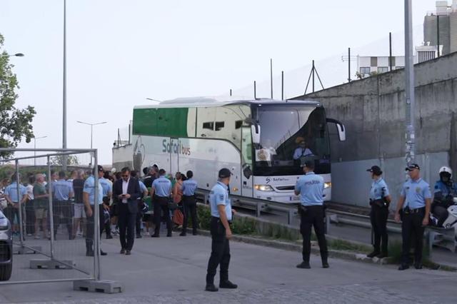 A chegada do autocarro do Nacional a Alvalade