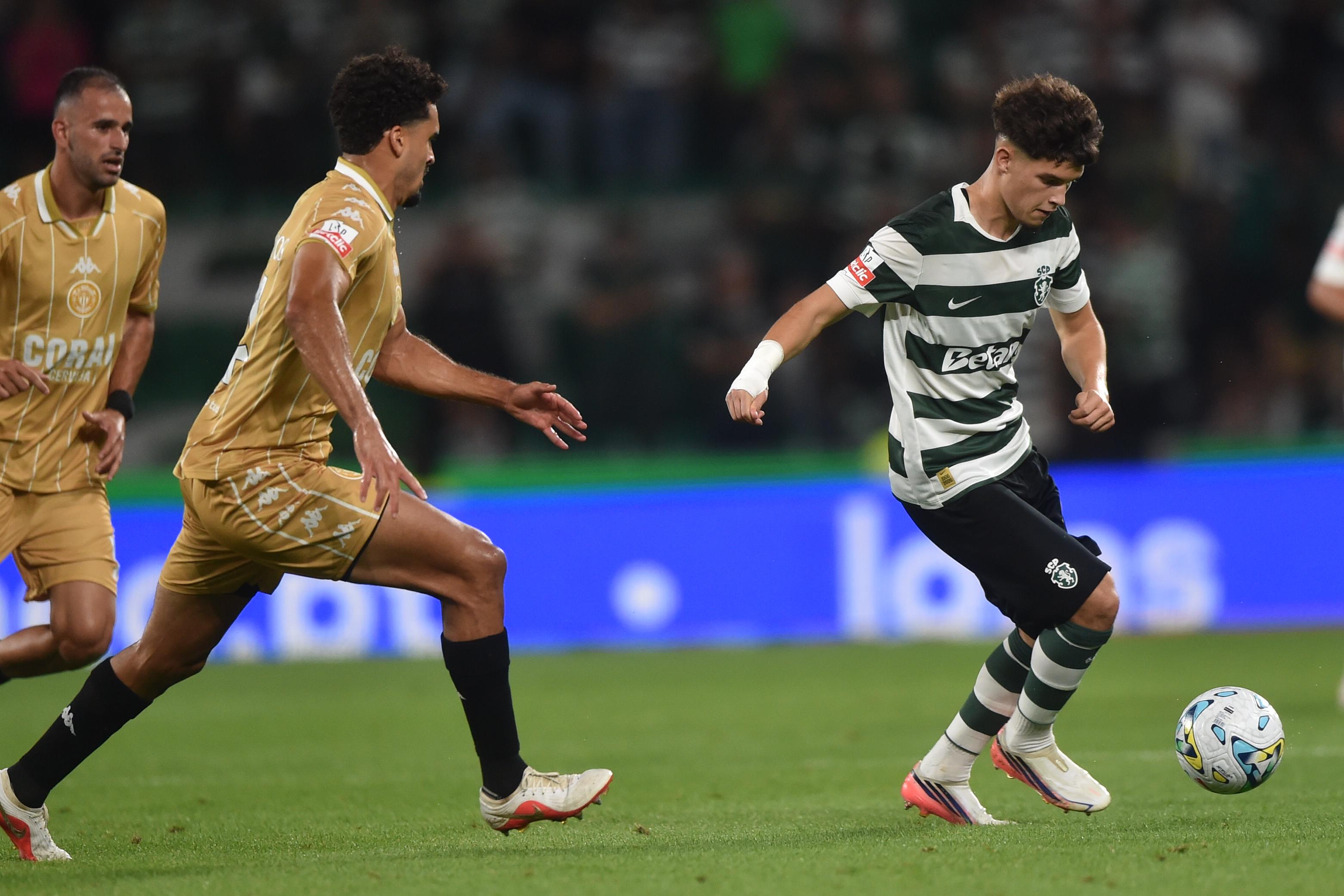 Flávio Gonçalves em ação frente ao Nacional - Foto: Miguel Nunes