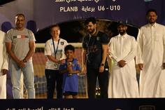 Entre homens, a treinadora ganha espaço (e respeito) no futebol saudita - Foto: D.R.