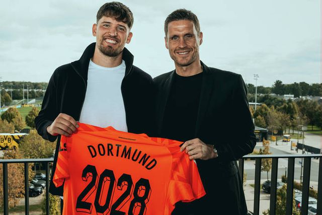 OFICIAL: Kobel renova contrato com o Borussia Dortmund
