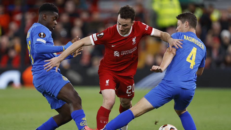 VÍDEO: Golo de redenção de Jota carimba triunfo do Liverpool