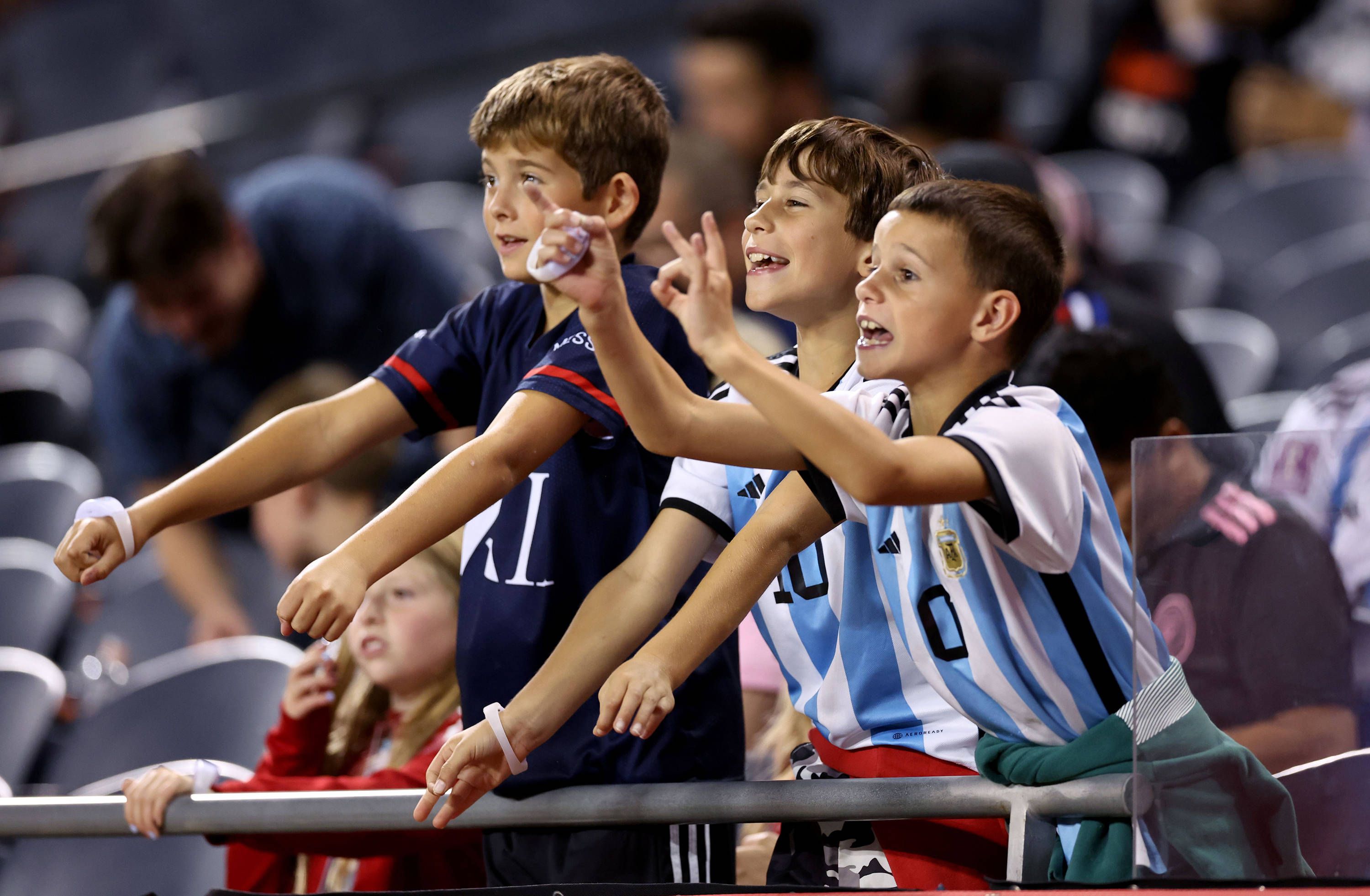 Solverde colocou adeptos a assistir a jogo de futebol diretamente do  relvado – ECO