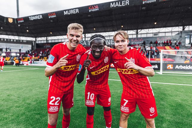 Schjelderup, emprestado pelo Benfica, esteve na maior goleada europeia da semana