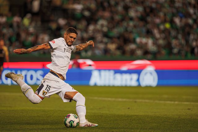 Famalicão: Riccieli regressa ao onze após castigo