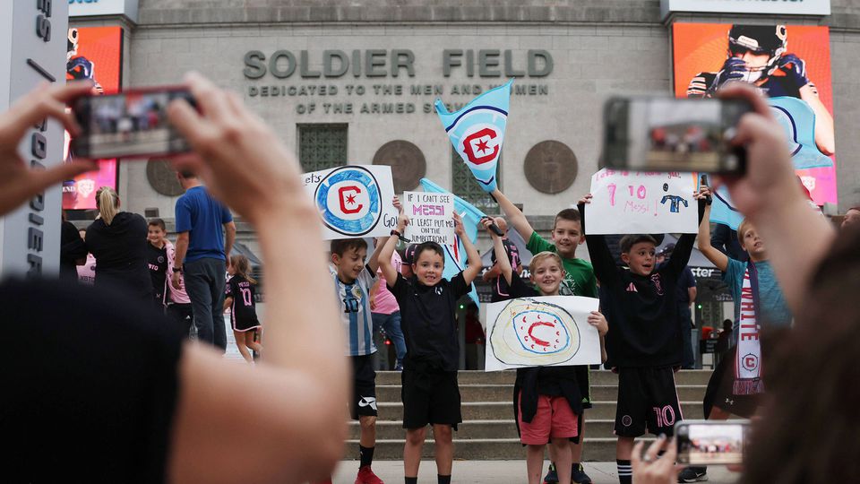 Soldier Field cheio para ver Messi (alerta deceção) e adeptos reembolsados