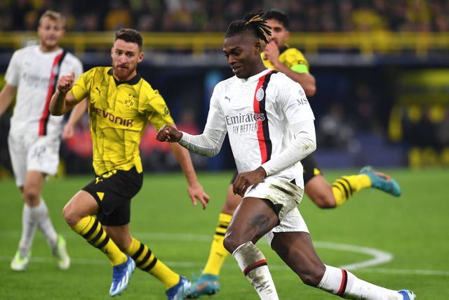 Depois de mais críticas de Cassano, Rafael Leão reage com 'emojis' sugestivos