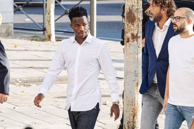 Vinícius queixa-se de insultos racistas em todo o Mestalla: Valência reage com indignação