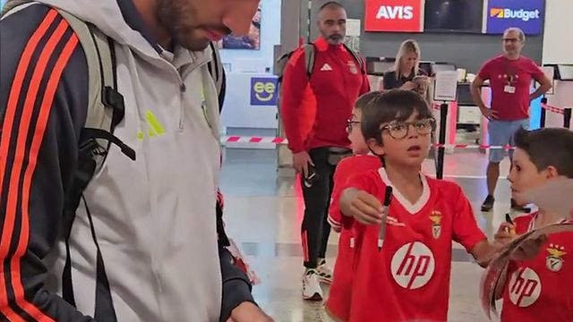 Chegada do Benfica ao Funchal com aeroporto a abarrotar