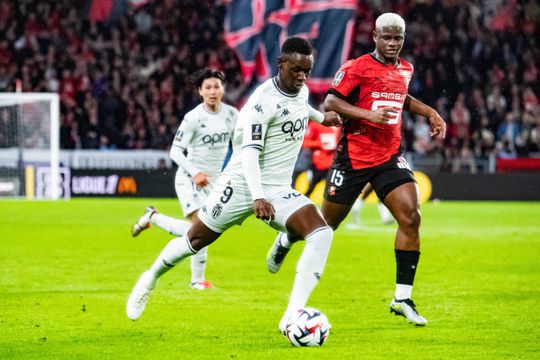 Mónaco vence em Rennes e pressiona PSG