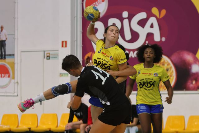 Porta dos quartos trancada para o Madeira SAD