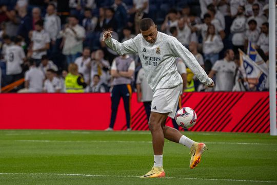 Mbappé titular no Real Madrid... depois de falhar convocatória francesa por lesão