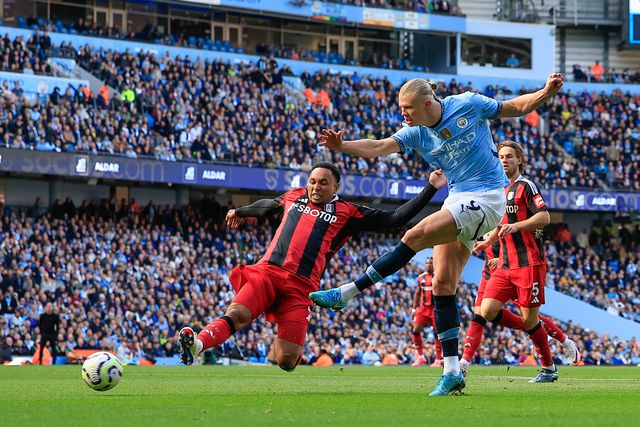 Premier League em direto: reduz o Fulham! Siga aqui os últimos minutos