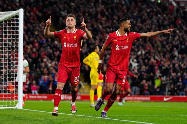 «Há privacidade»: Slot faz ponto de situação sobre Diogo Jota