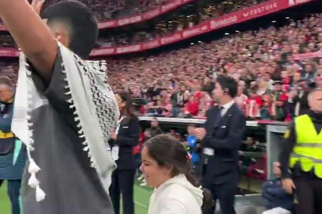 Refugiados palestinianos homenageados no San Mamés