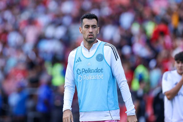 Noite de homenagem a Busquets resultou em mais um 'show' de Messi