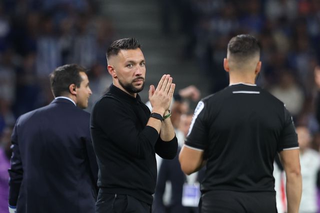 Trabalho «notável» do Benfica e «regras claras» no lance de Gul: tudo o que disse Farioli