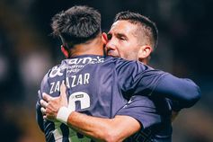 Zalazar celebra com o companheiro de meio-campo, João Moutinho - Foto: SC Braga