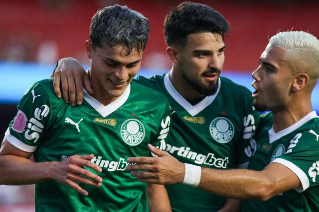 Reviravolta fantástica do Palmeiras coloca Abel Ferreira no topo do Brasileirão