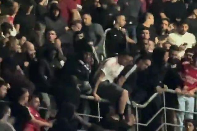 Agressões entre adeptos do Benfica obrigam a carga policial