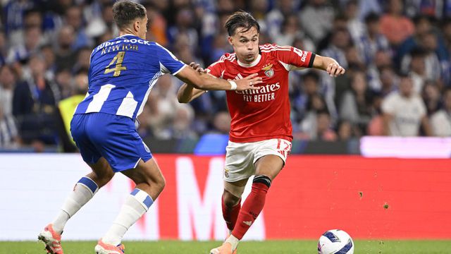 Dedic, lateral-direito do Benfica, em fase do jogo com o FC Porto - Foto Miguel Lemos/Kapta+