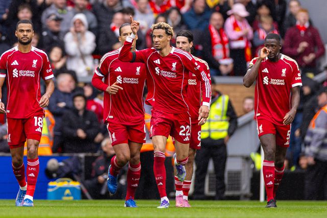 Custou 95 milhões ao Liverpool, mas admite: «Em criança era muito, muito fraco»