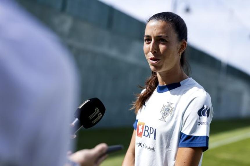 Carolina Correia em declarações à comunicação social - Foto: FPF