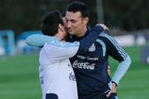 A última vez de Messi com a Argentina - o abraço a Scaloni - foto Instagram/AFAseleccion