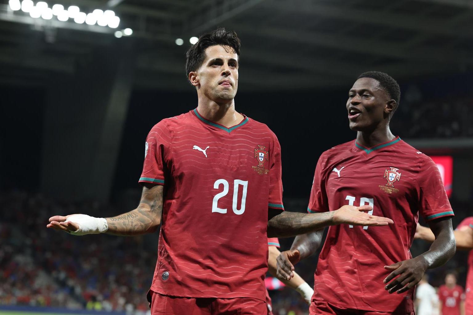 O futebol é um jogo coletivo e é sempre no coletivo que estão as respostas dos grandes vencedores — Foto: CATARINA MORAIS/KAPTA+