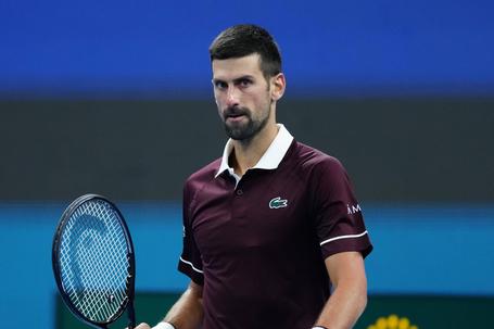 Novak Djokovic pode erguer o 102.º troféu da carreira esta terça-feira na China
