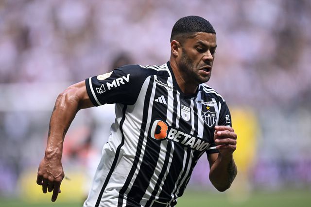 Brasil: Árbitro conta motivos para expulsar Hulk