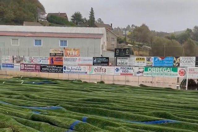Tempestade destrói campo sintético de futebol em Pontevedra