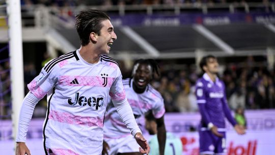 Juventus vence no Artemio Franchi e mantém perseguição ao Inter