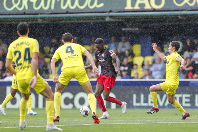 Athletic Bilbao apanha susto mas vence Villarreal com irmãos Williams em destaque