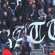 Vídeo: Treinador do Lyon «explica-se» à claque após empate