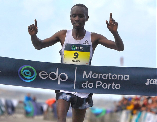 Kemboi vence maratona do Porto, mas fica longe do recorde