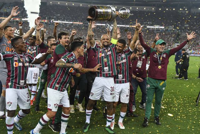 Felipe Melo desfaz-se em lágrimas: «Prometi que seria campeão»