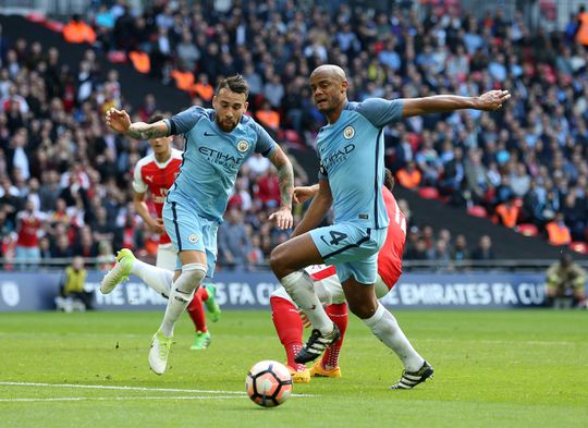 Kompany lembra dupla com Otamendi: «Éramos muito agressivos»