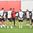 Benfica com ausência de peso no último treino antes da viagem para a Alemanha